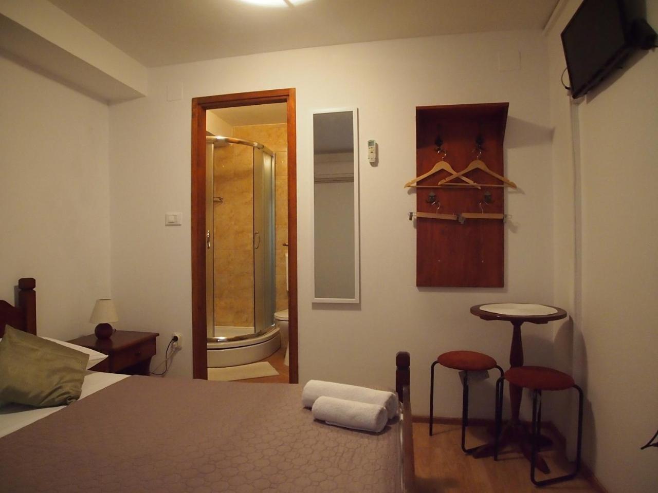 Rooms & Studio Stipcic โตรกีร์ ภายนอก รูปภาพ