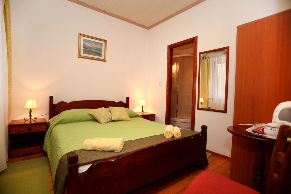 Rooms & Studio Stipcic โตรกีร์ ภายนอก รูปภาพ