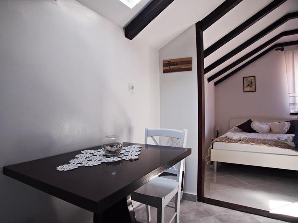 Rooms & Studio Stipcic โตรกีร์ ภายนอก รูปภาพ